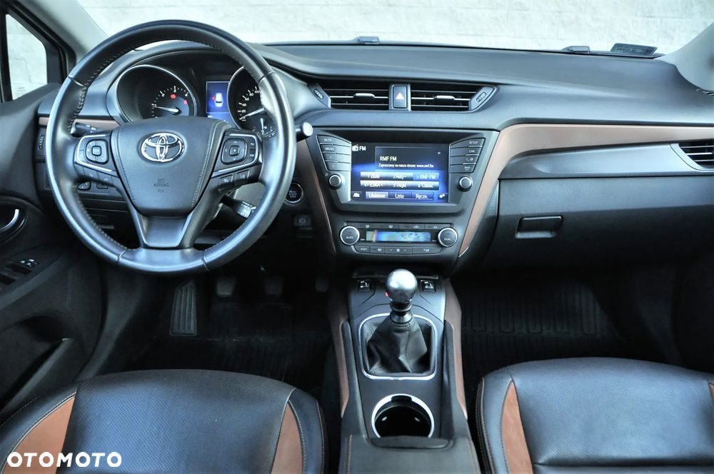 Toyota Avensis 2.0 D-4D Premium - 7