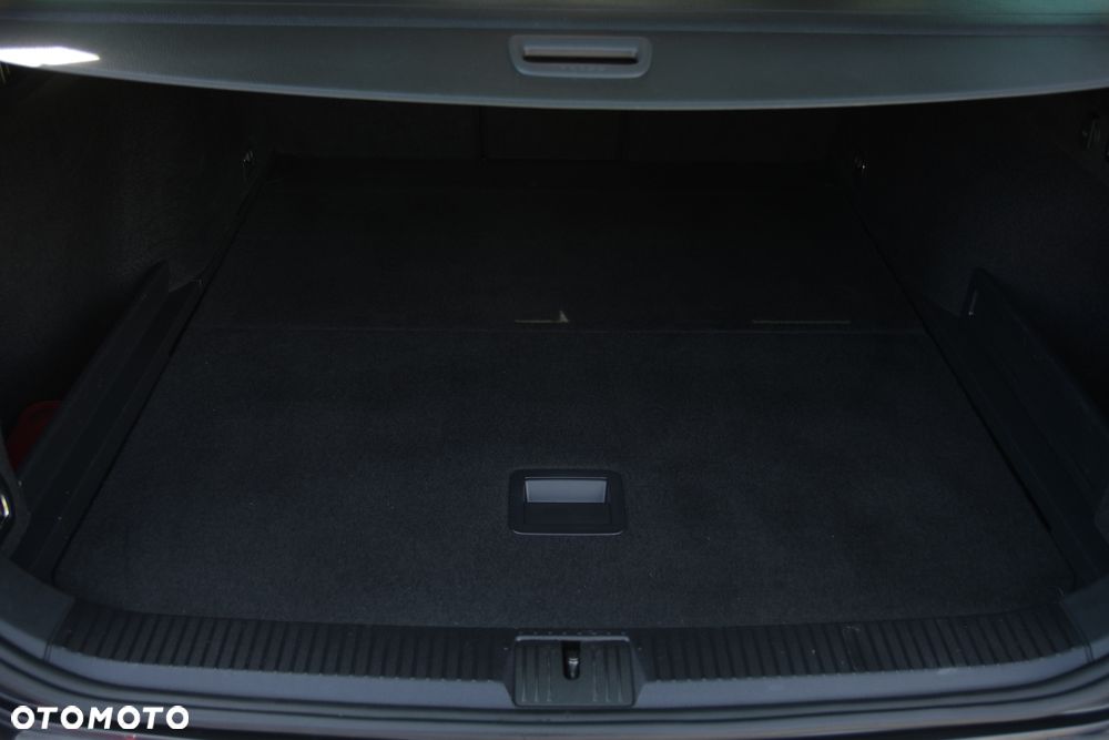 Volkswagen Passat 2.0 TDI (BlueMotion Technology) DSG Highline - 38
