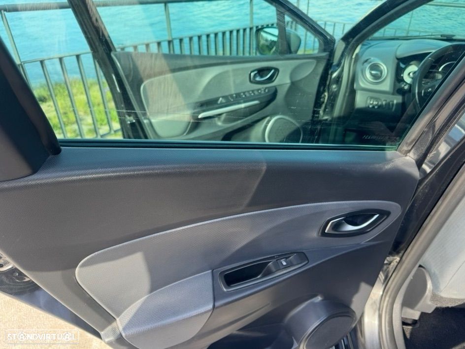 Renault Clio - 14