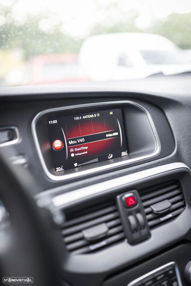 Volvo V40 Cross Country 2.0 D3 Momentum Geartronic - 8
