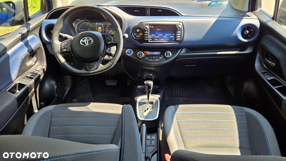 Toyota Yaris Hybrid 100 Selection - 5