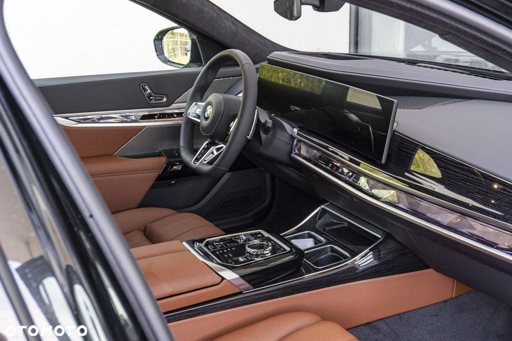 BMW Seria 7 - 31