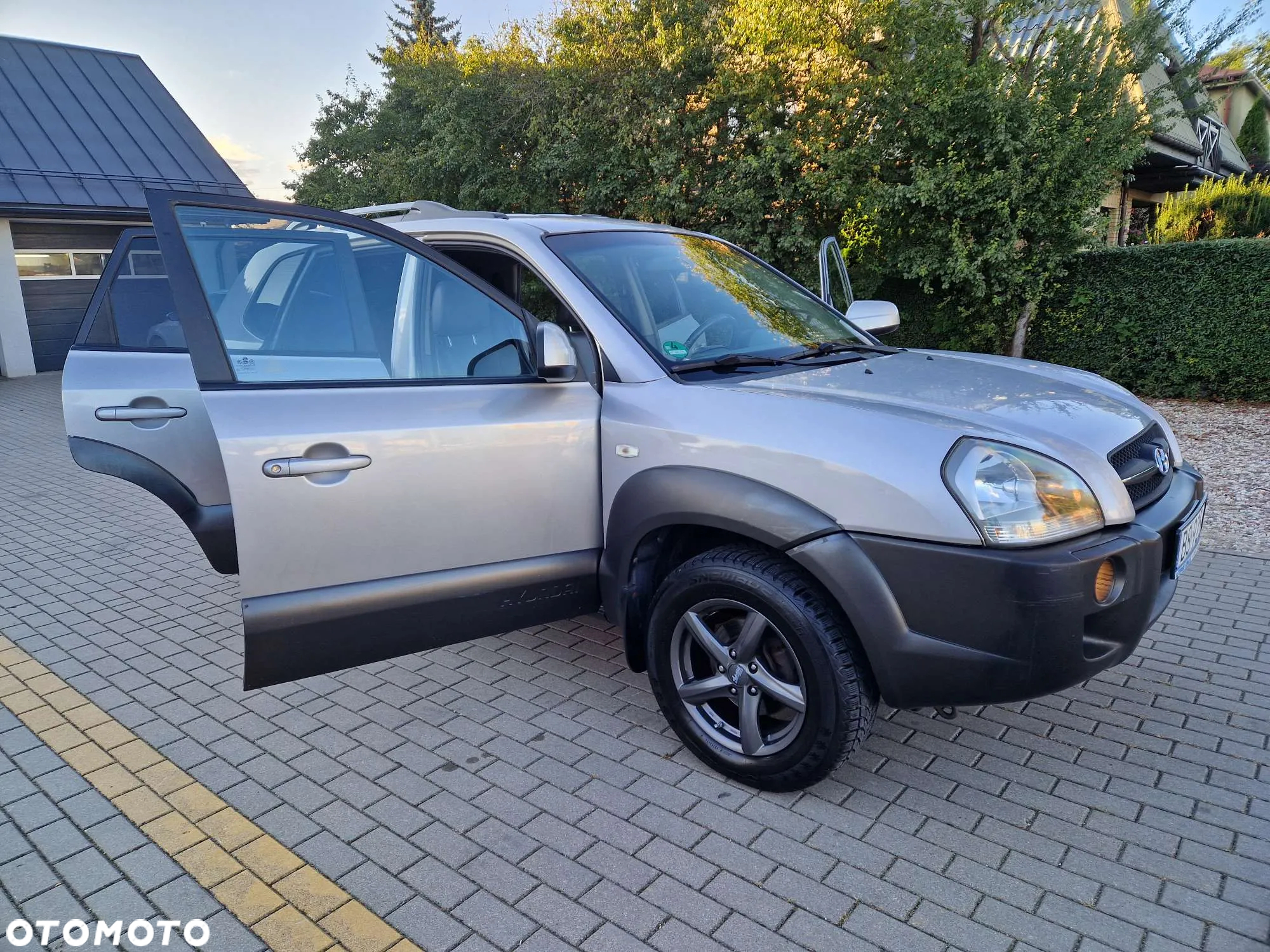Hyundai Tucson 2.0 CRDi Elegance + - 17