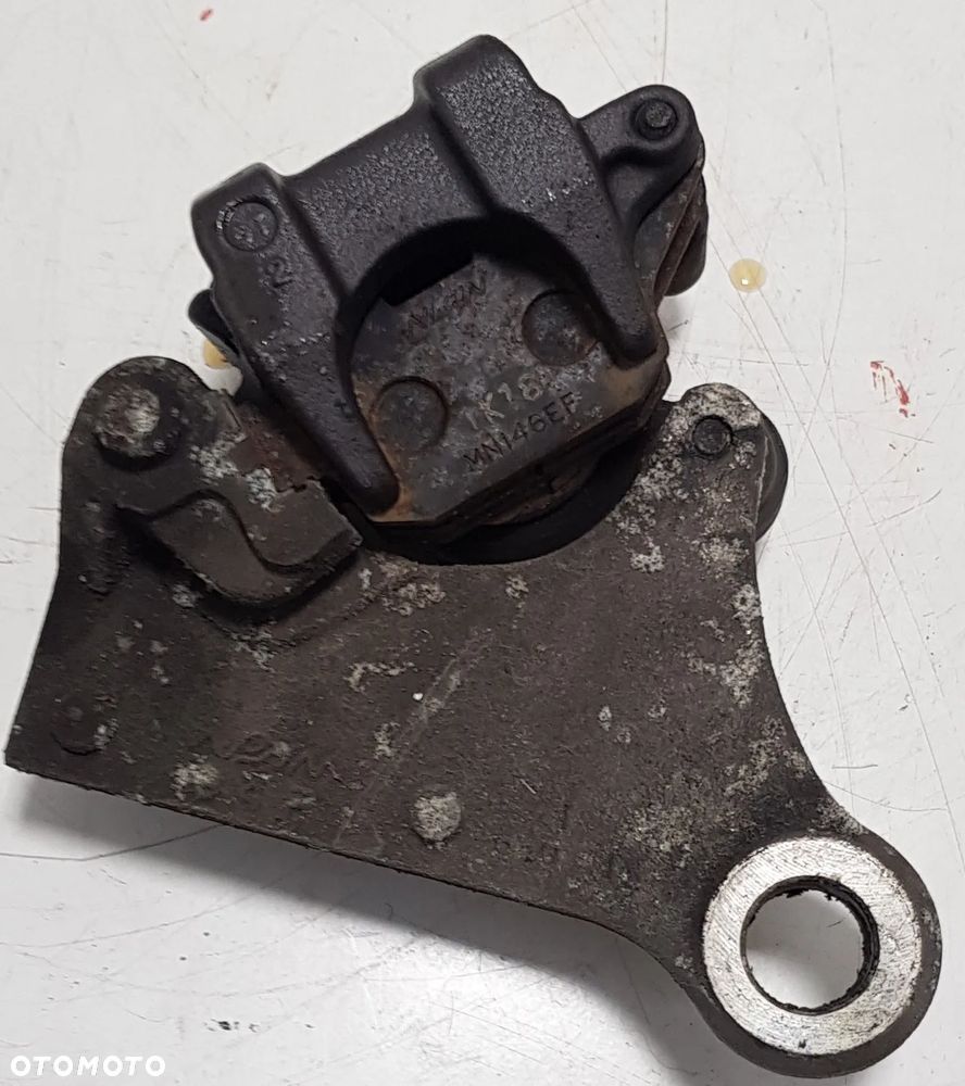 SUZUKI XF 650 Freewind Zacisk hamulcowy tył + jarzmo - 2