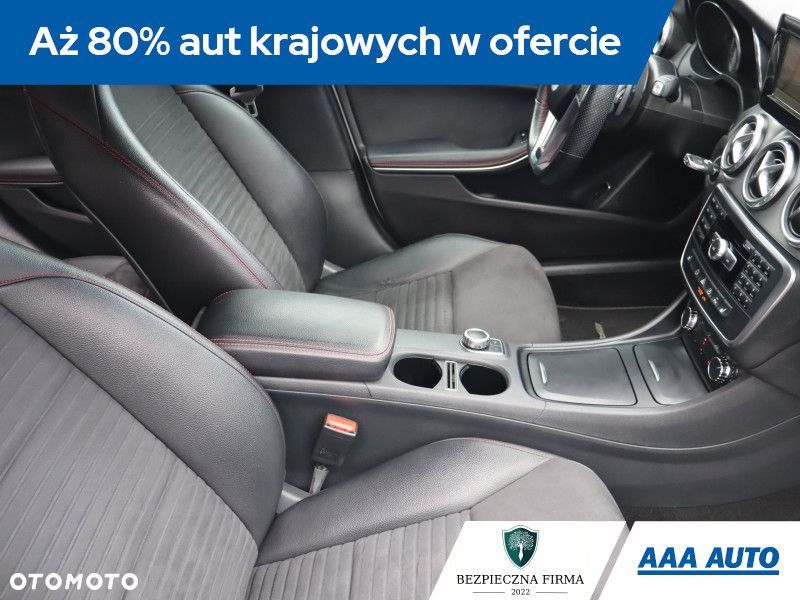 Mercedes-Benz GLA - 11