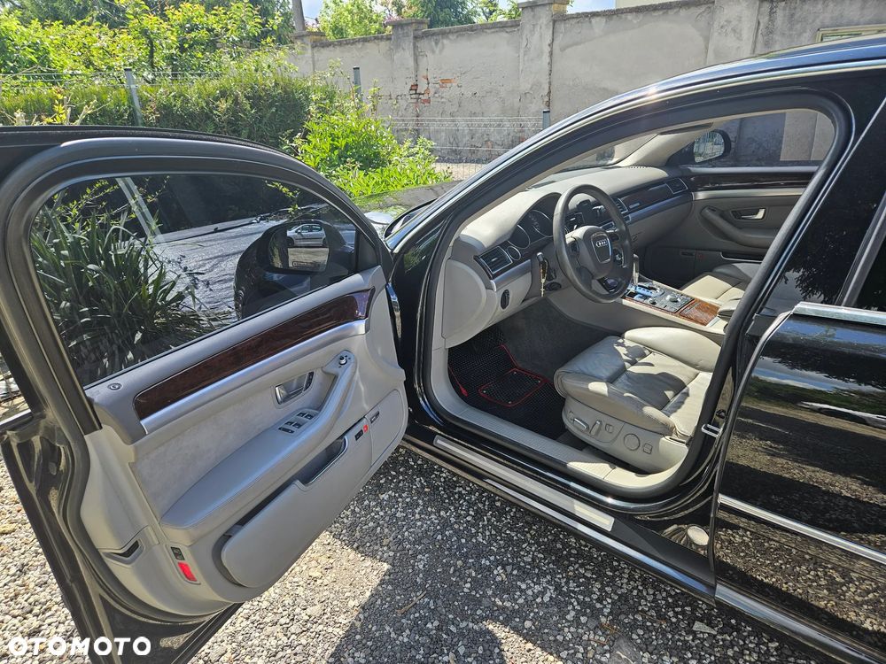 Audi A8 4.2 FSI Quattro - 21