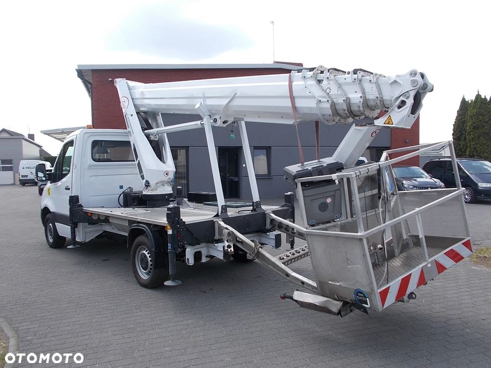 Mercedes-Benz Sprinter - 9