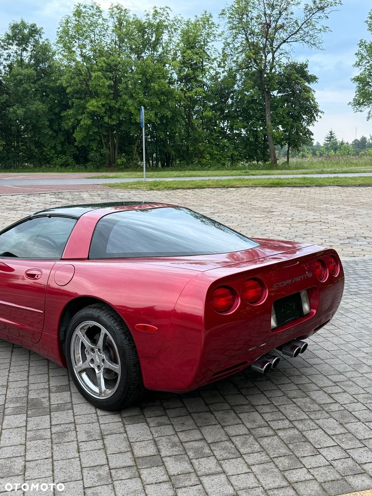 Chevrolet Corvette - 14