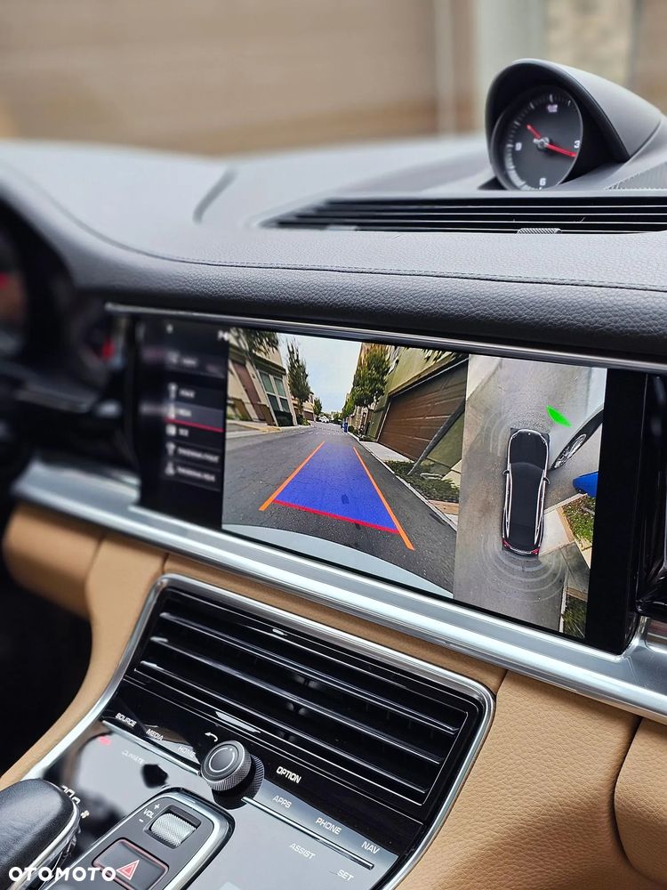 Porsche Panamera 4S - 16