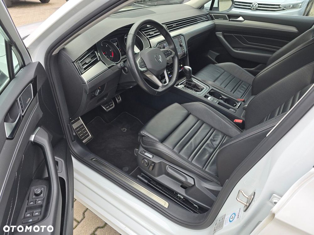 Volkswagen Passat Variant 2.0 TDI 4Mot Elegance DSG - 10