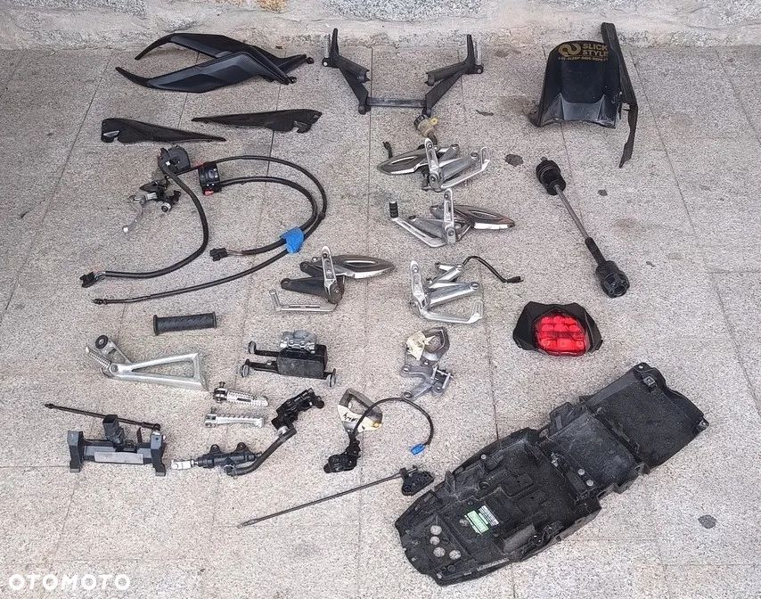 TRIUMPH 675 765 LAMPA TYŁ SET OGON PRZEŁĄCZNIK OWIEWKA