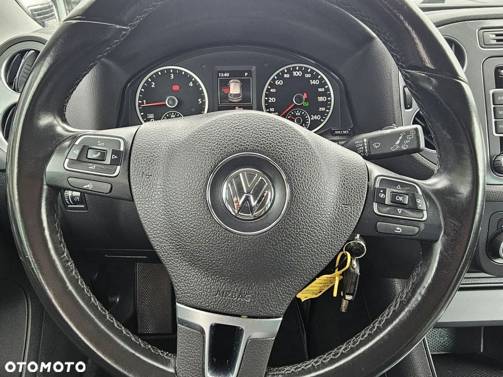 Volkswagen Tiguan 2.0 TDI DPF 4Motion BlueMotion Technology DSG Sport & Style - 24