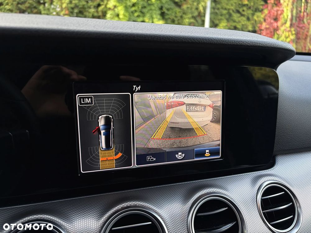 Mercedes-Benz Klasa E 220 d 9G-TRONIC - 28