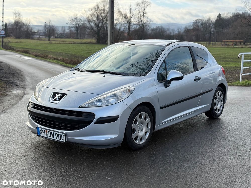 Peugeot 207 - 1
