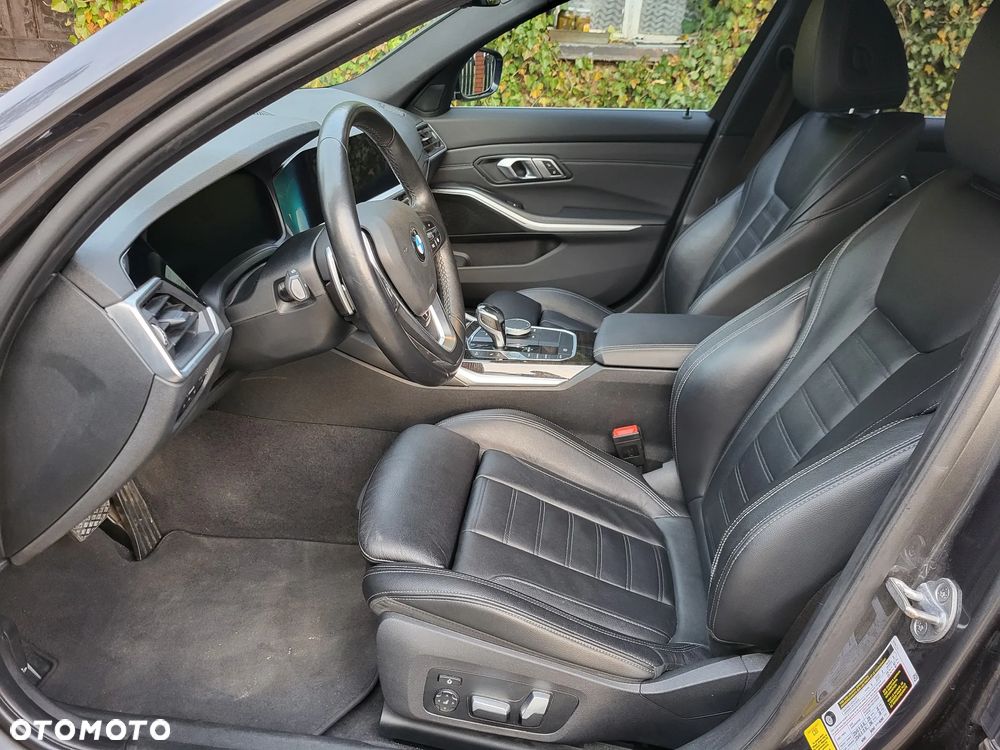 BMW Seria 3 330i Sport Line - 19