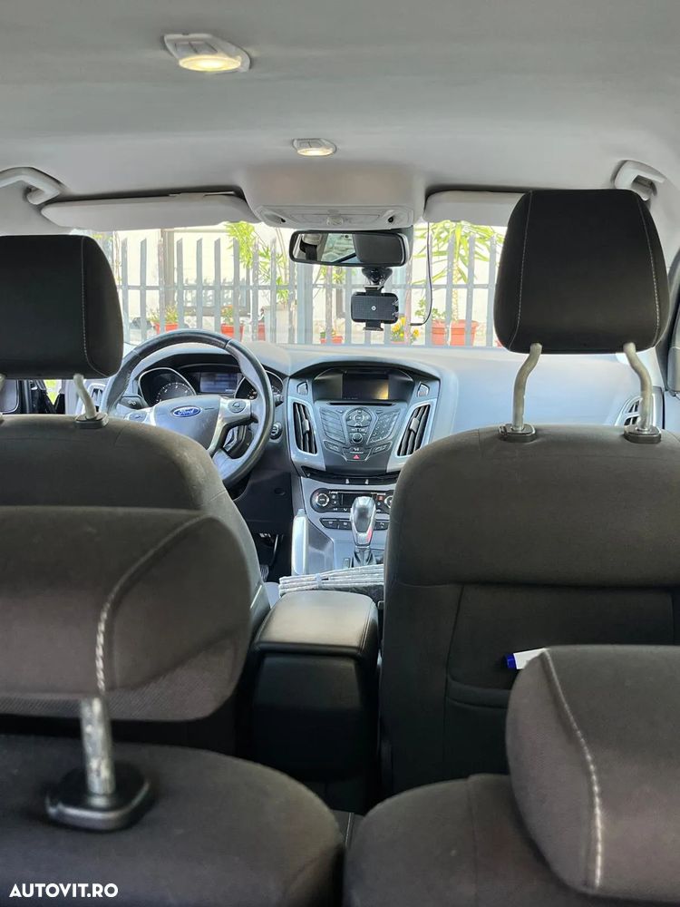 Ford Focus 2.0 TDCI DPF Powershift Titanium - 30