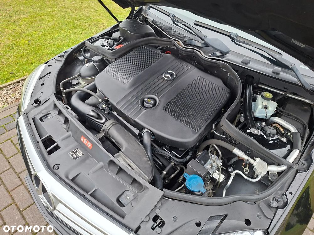 Mercedes-Benz Klasa C 220 CDI DPF BlueEFFICIENCY - 32
