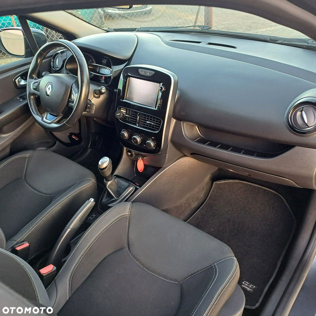 Renault Clio - 9