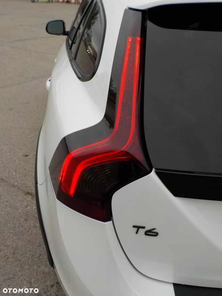 Volvo V60 Cross Country T5 AWD Summum - 16