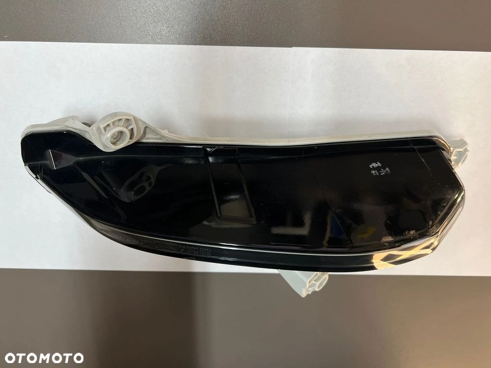 MAZDA CX-60 CX-80 CX-90 CX60 CX80 CX90 Lampa prawa LED prawy 3 PIN KAAA51060 - 2