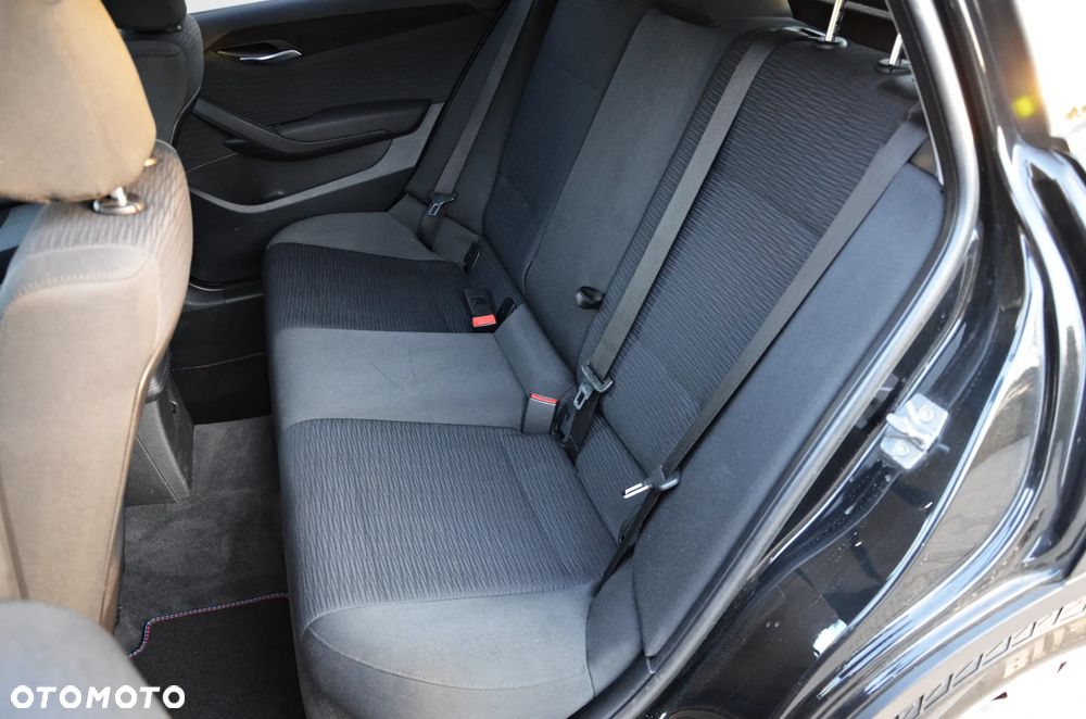 BMW X1 sDrive18d Sport Line - 31
