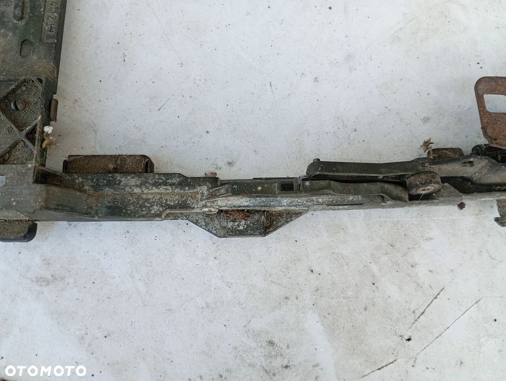 Mercedes 124 prowadnica szyberdachu 1247820612 - 5
