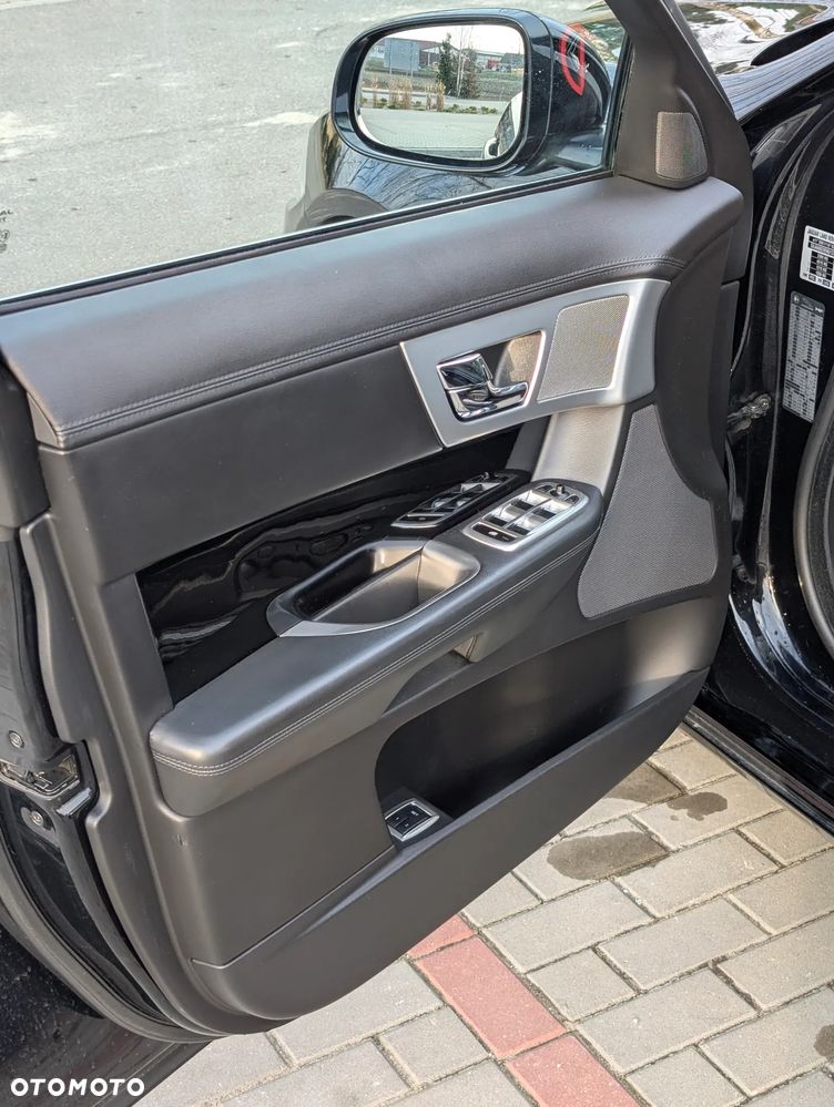 Jaguar XF 3.0 V6 D S Luxury - 23