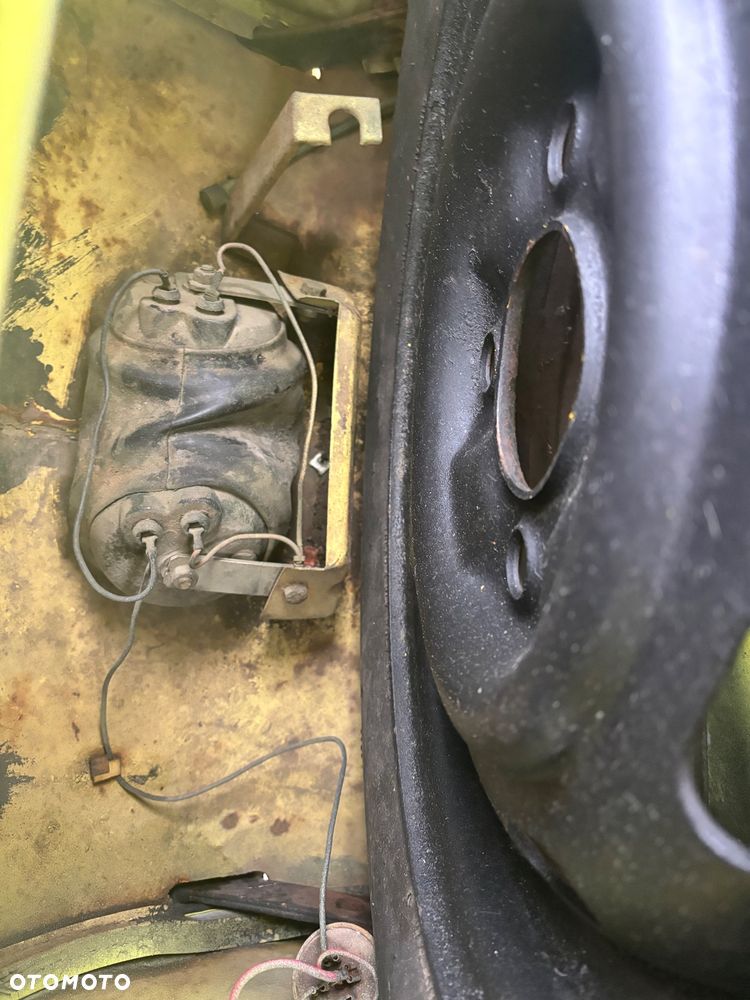 Volkswagen Karmann Ghia - 15