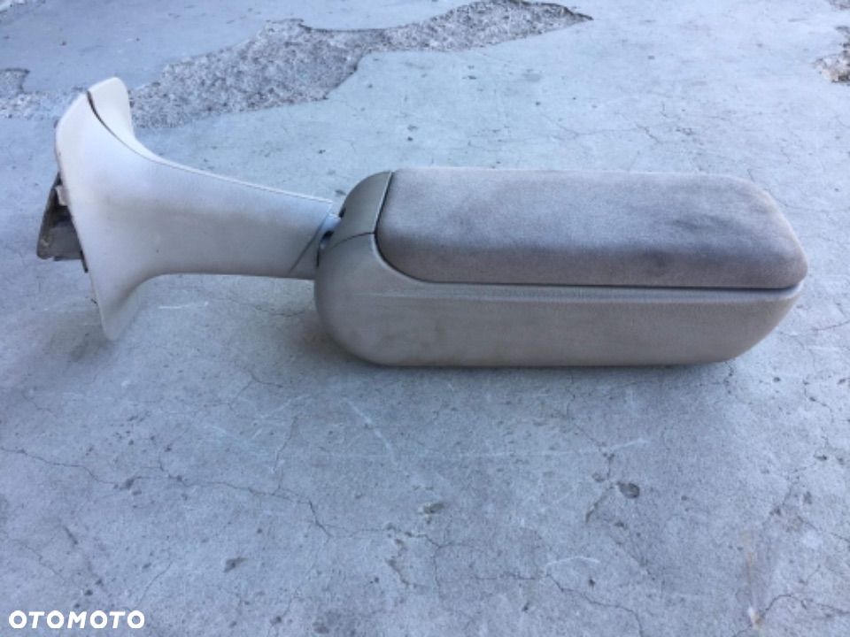 Wv Golf IV  podłokietnik welurowy beżowy - 4