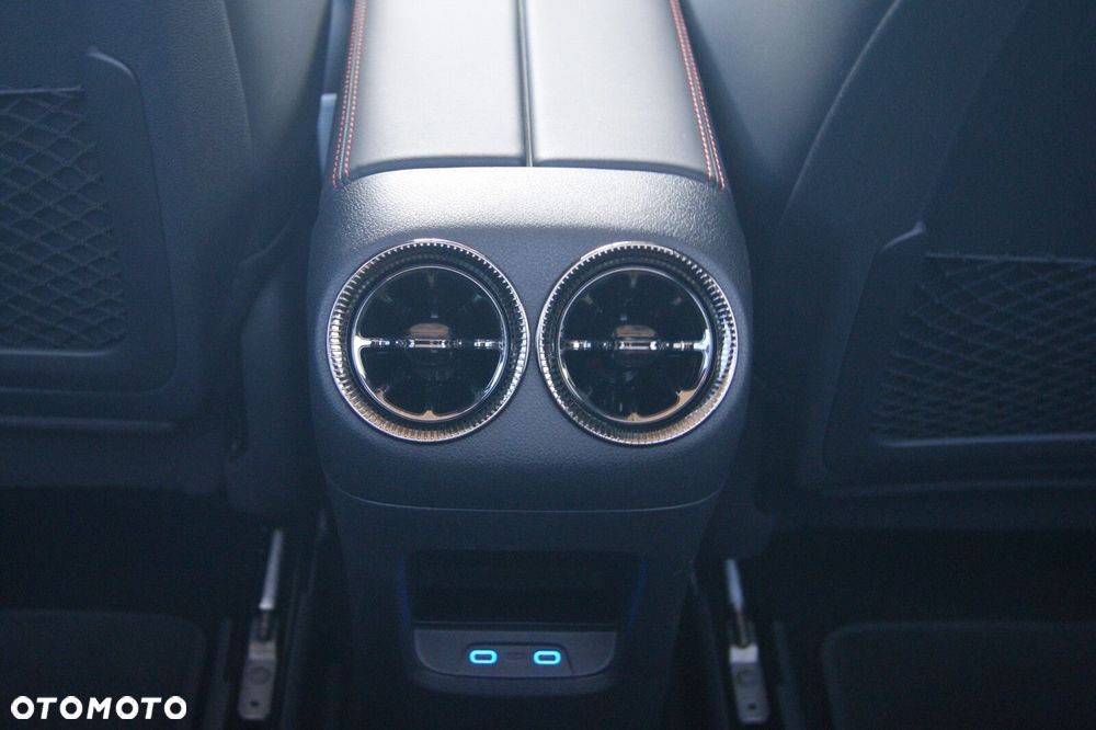 Mercedes-Benz GLB - 17