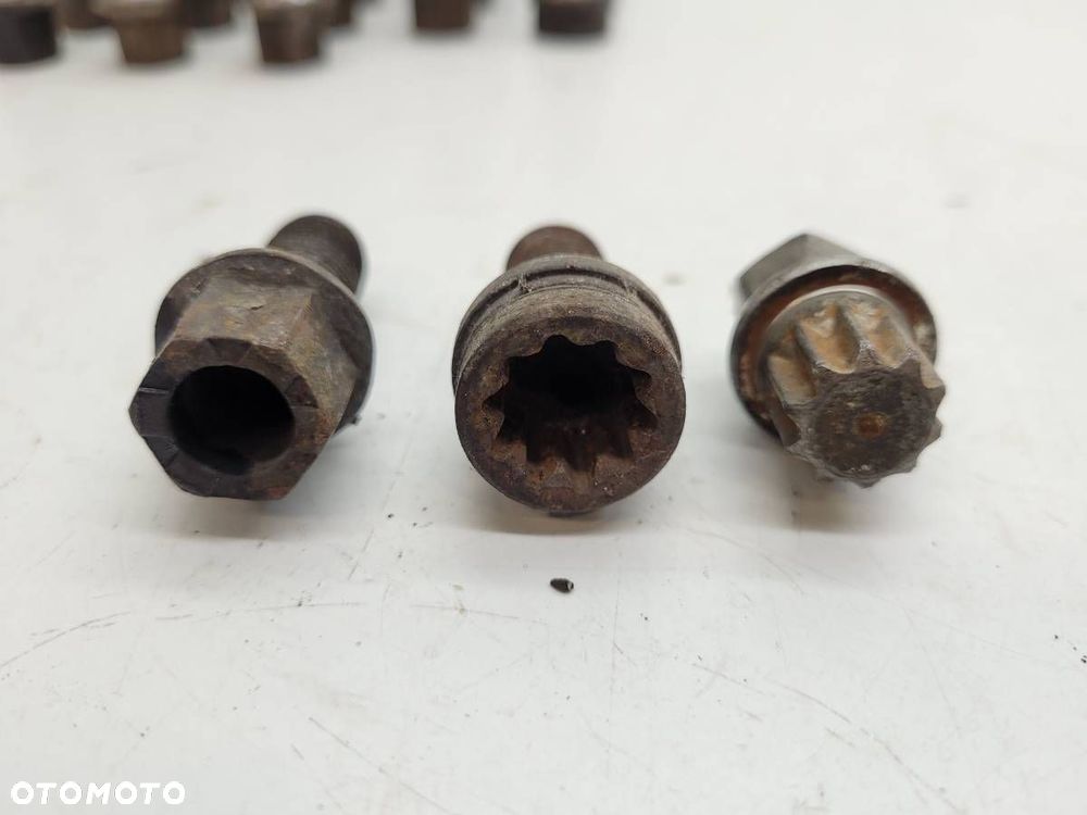 ŚRUBY SZPILKI NAKRĘTKI KÓŁ KOMPLET M14X1,5 VW PASSAT B6 - 3