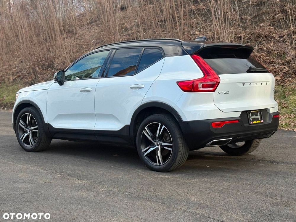 Volvo XC 40 T5 AWD R-Design - 8