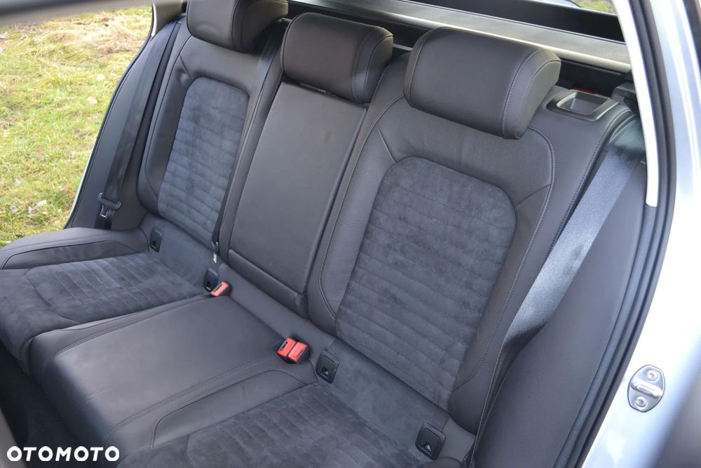 Volkswagen Passat 2.0 TDI (BlueMotion Technology) Highline - 23