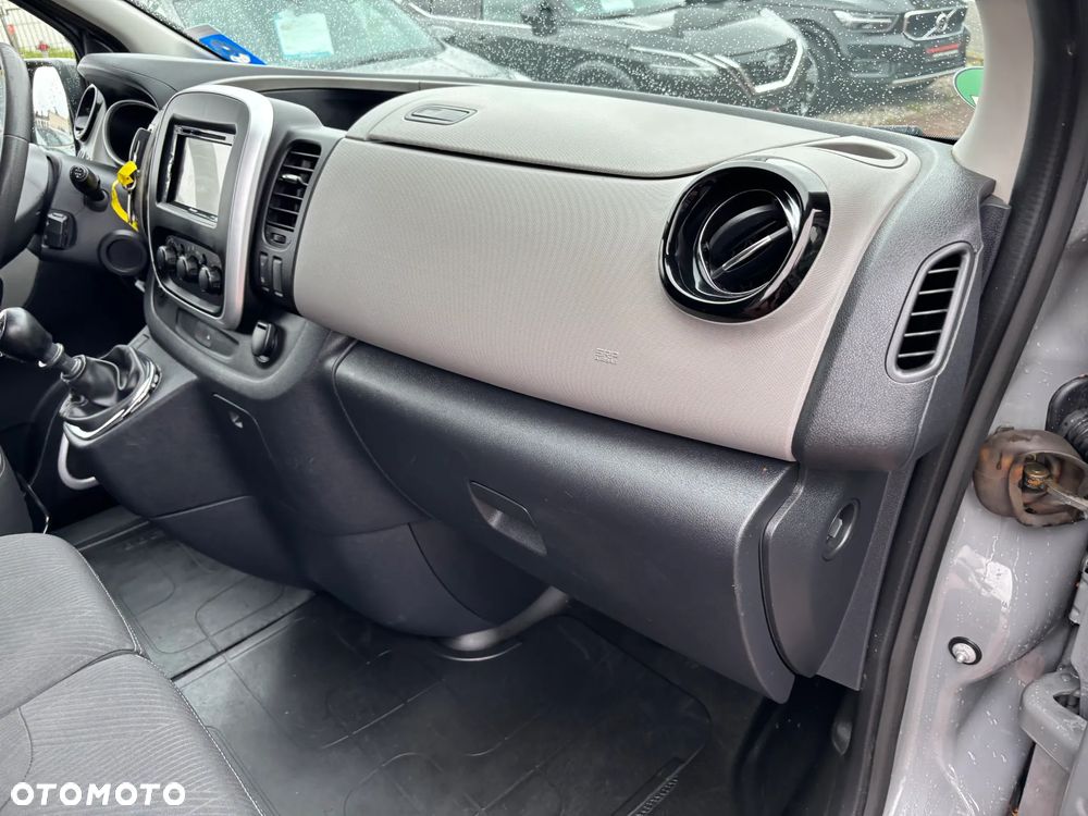 Nissan NV300 - 18