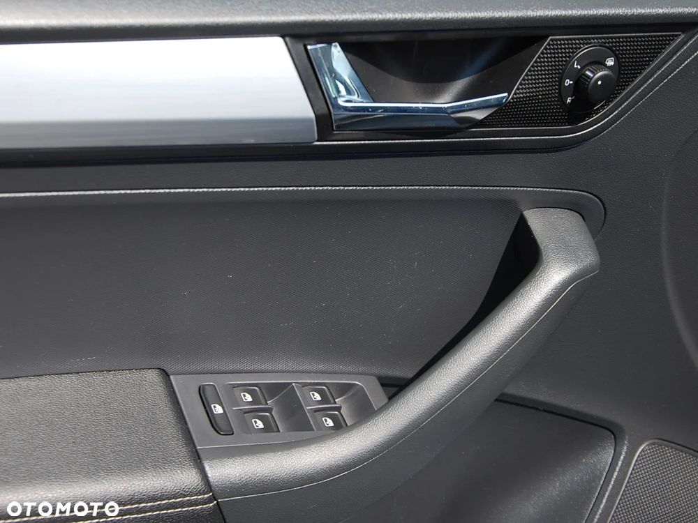 Skoda RAPID 1.0 TSI Ambition - 22