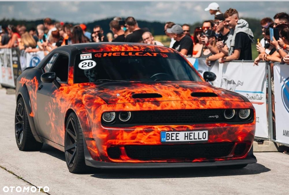 Dodge Challenger - 17
