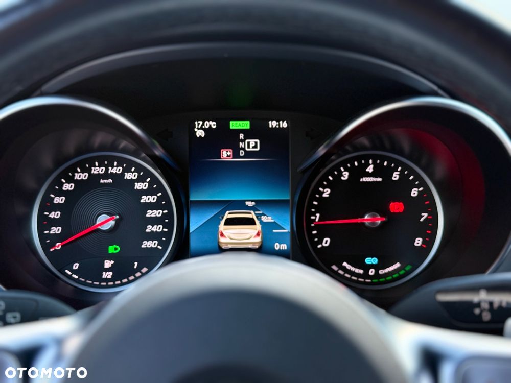 Mercedes-Benz GLC 250 4Matic 9G-TRONIC AMG Line - 11