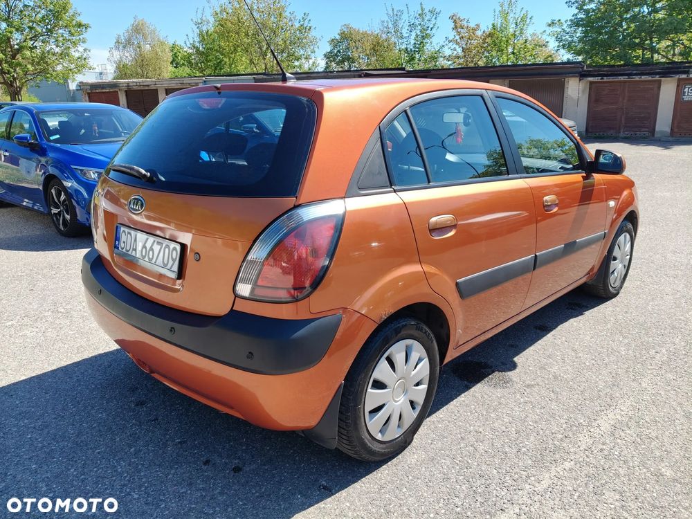 Kia Rio 1.4 Comfort - 5
