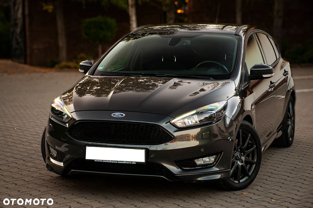 Ford Focus 1.5 EcoBoost ST-Line - 10