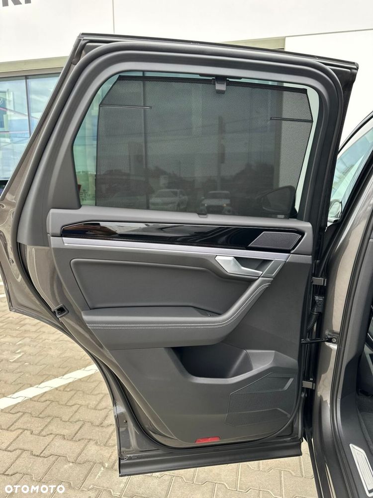 Volkswagen Touareg 3.0 V6 TDI SCR 4Mot R-Line - 17