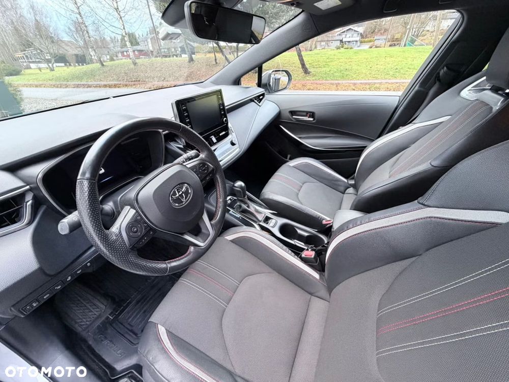 Toyota Corolla 1.8 Hybrid Team Deutschland - 6