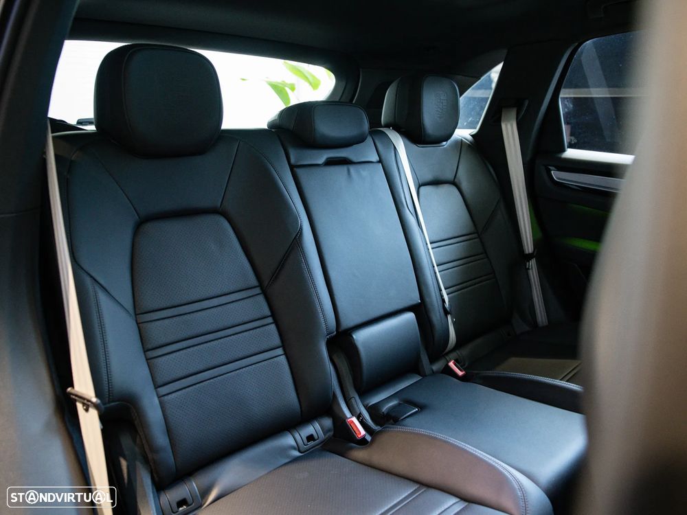 Porsche Cayenne E-Hybrid Platinum Edition - 44