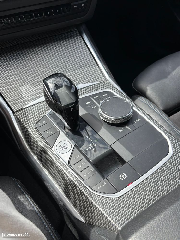 BMW 320 d Pack Desportivo M Auto - 16