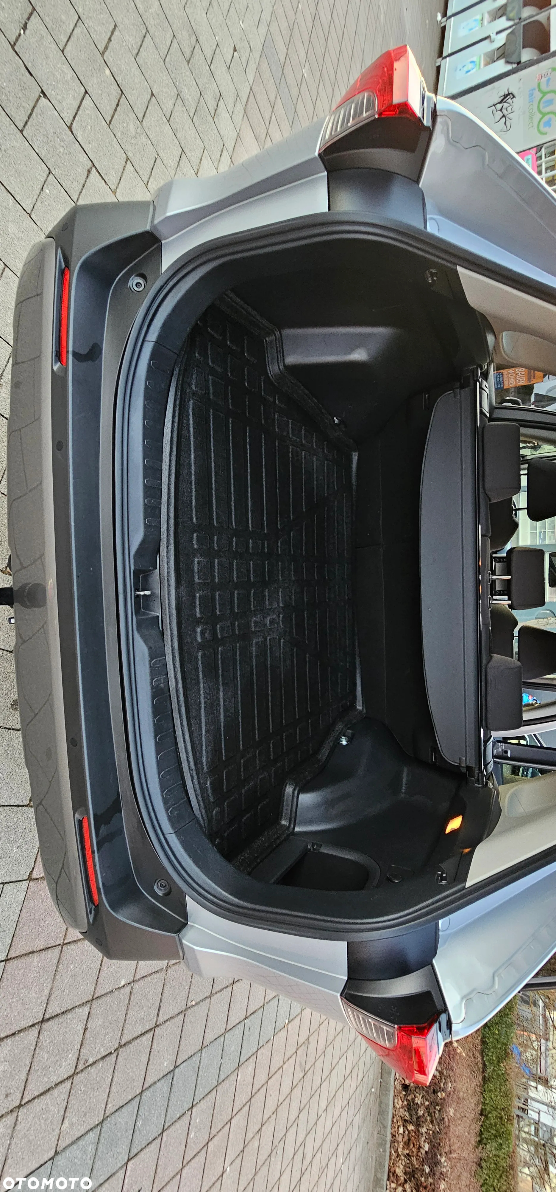 Toyota RAV4 - 8