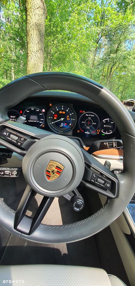 Porsche 911 Carrera 4 - 11