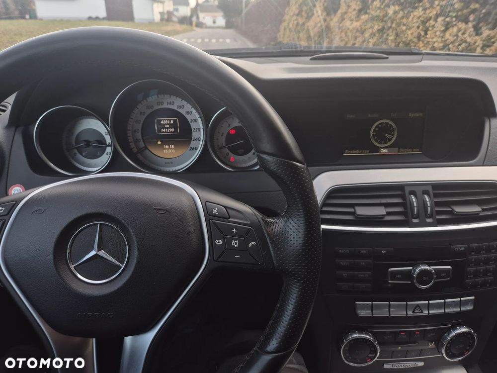 Mercedes-Benz Klasa C 180 BlueEFFICIENCY Avantgarde - 9