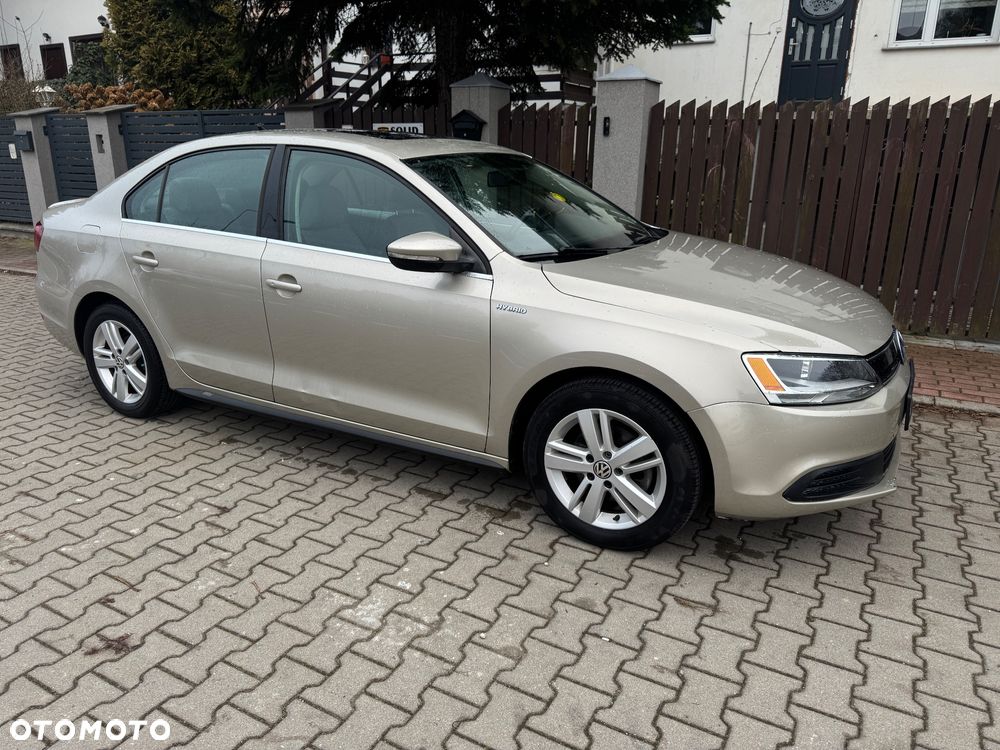 Volkswagen Jetta - 2