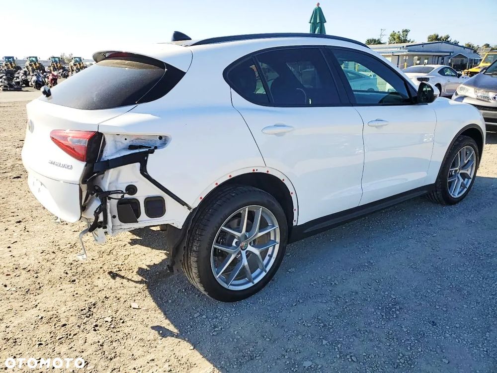 Alfa Romeo Stelvio - 3