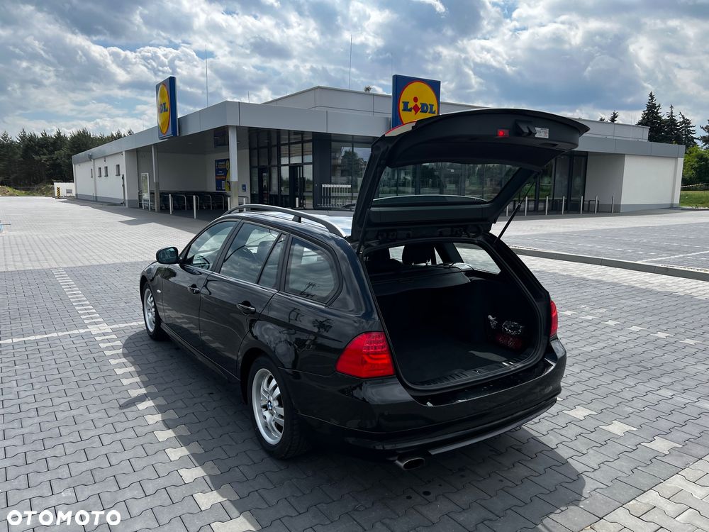 BMW Seria 3 318i - 18