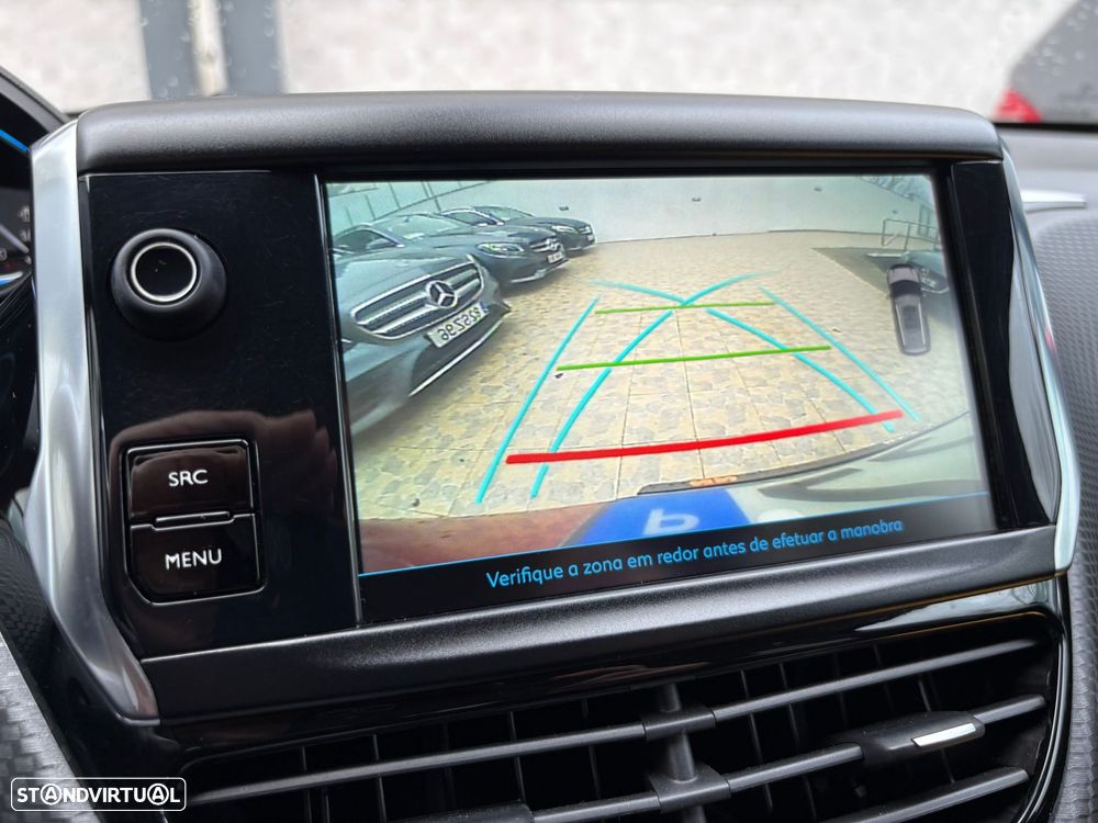 Peugeot 2008 1.2 PureTech Allure - 38